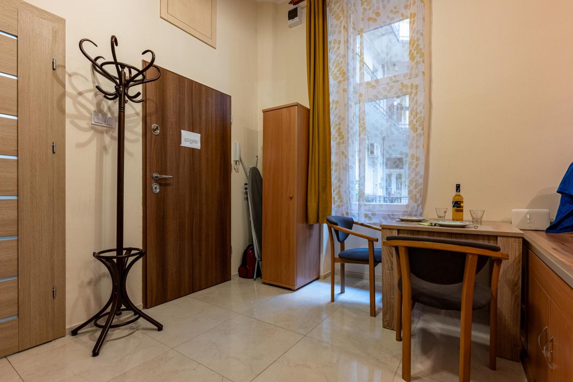 A Quiet Studio In The Heart Of The City Budapeste Exterior foto