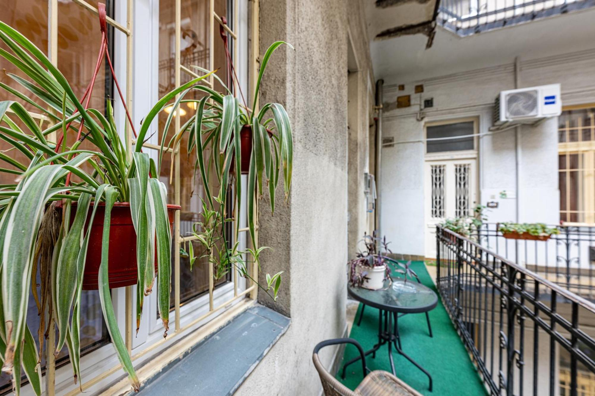 A Quiet Studio In The Heart Of The City Budapeste Exterior foto