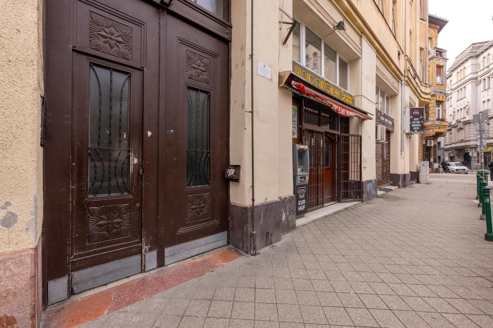 A Quiet Studio In The Heart Of The City Budapeste Exterior foto