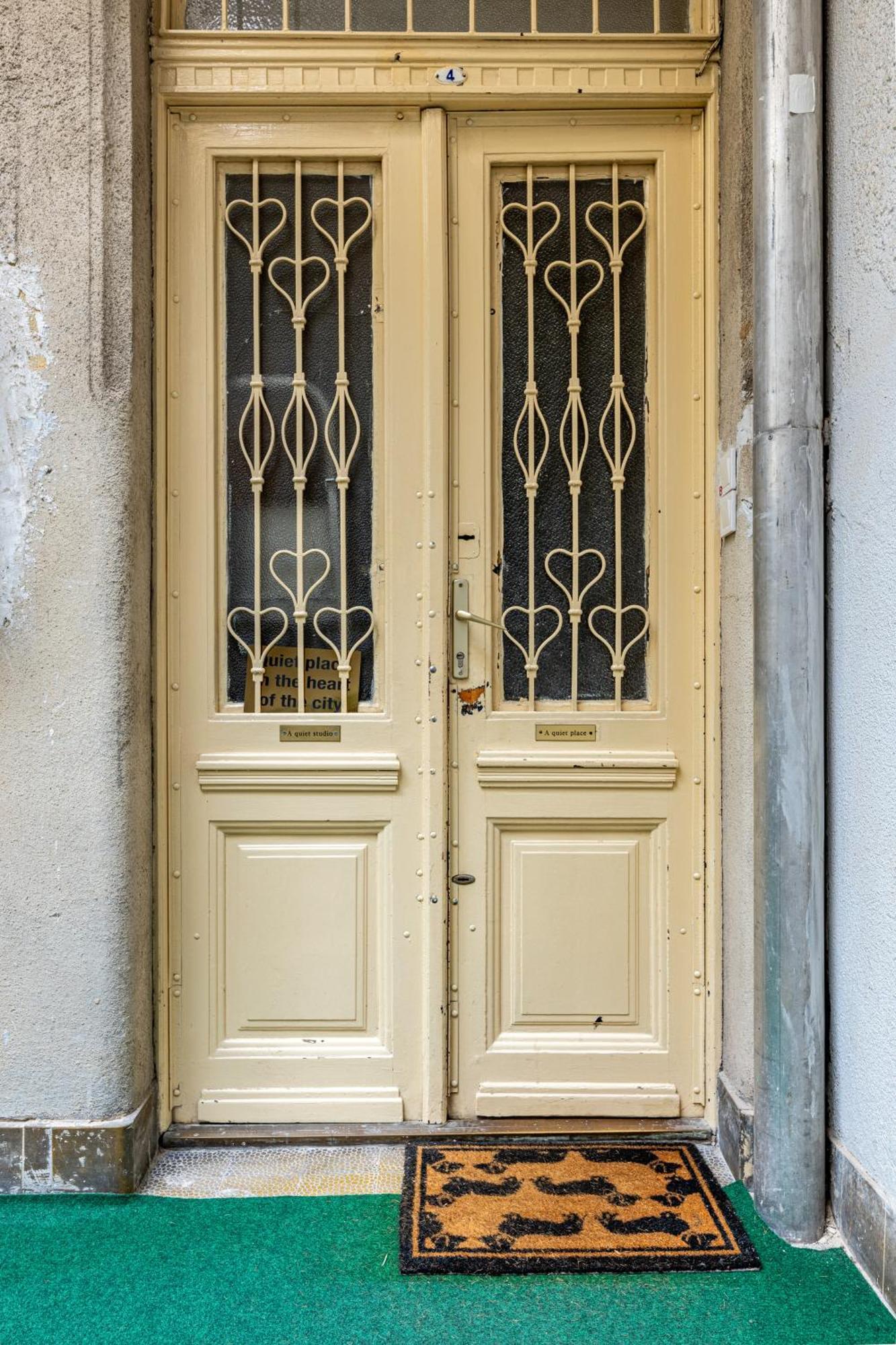 A Quiet Studio In The Heart Of The City Budapeste Exterior foto